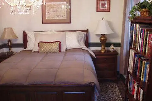 Historic Schoeneck Hotel B&B